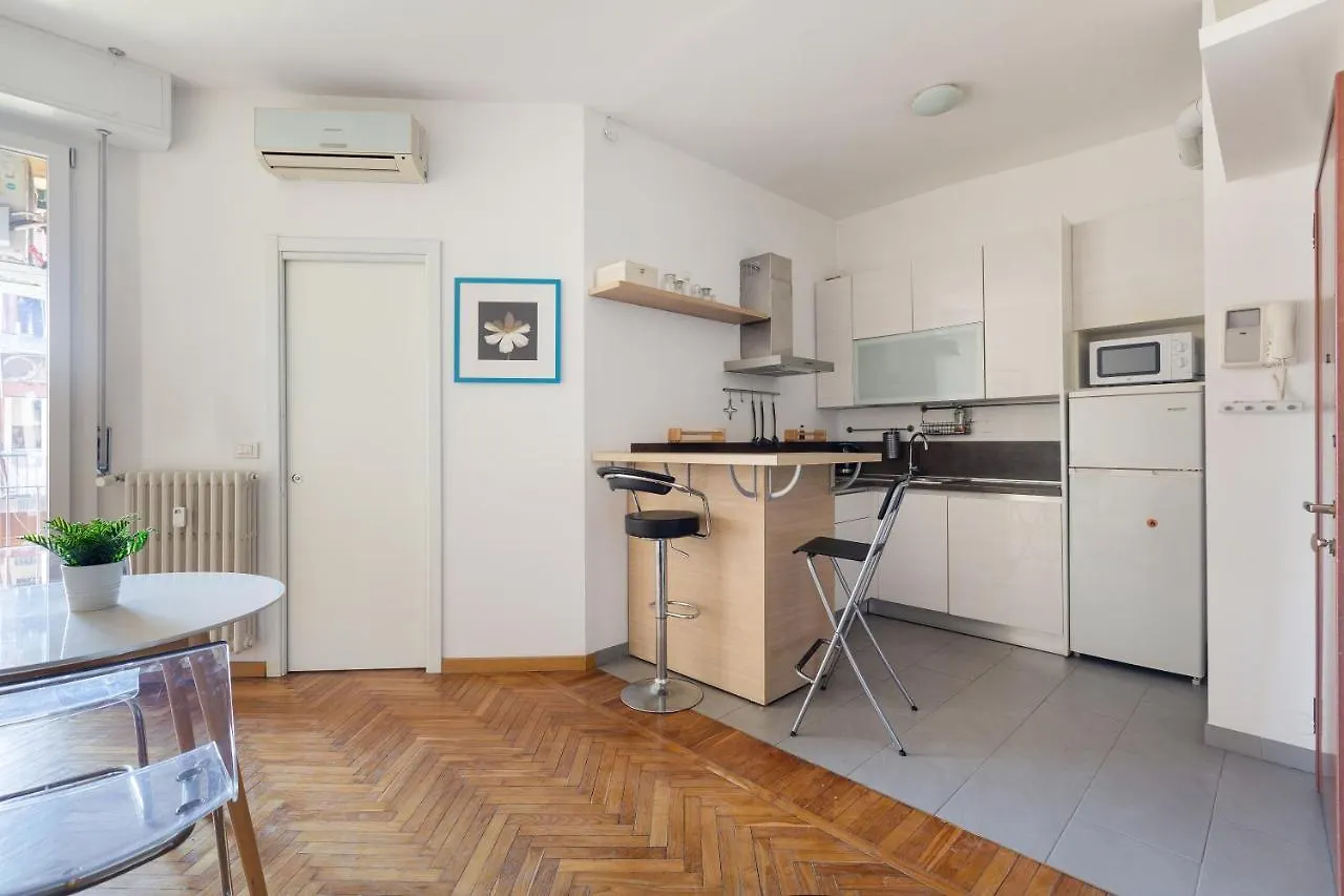 Savona District Comfy Apt X3 밀라노 아파트